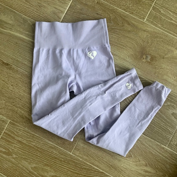 Light Purple Women’s Best Leggings - Picture 2 of 4